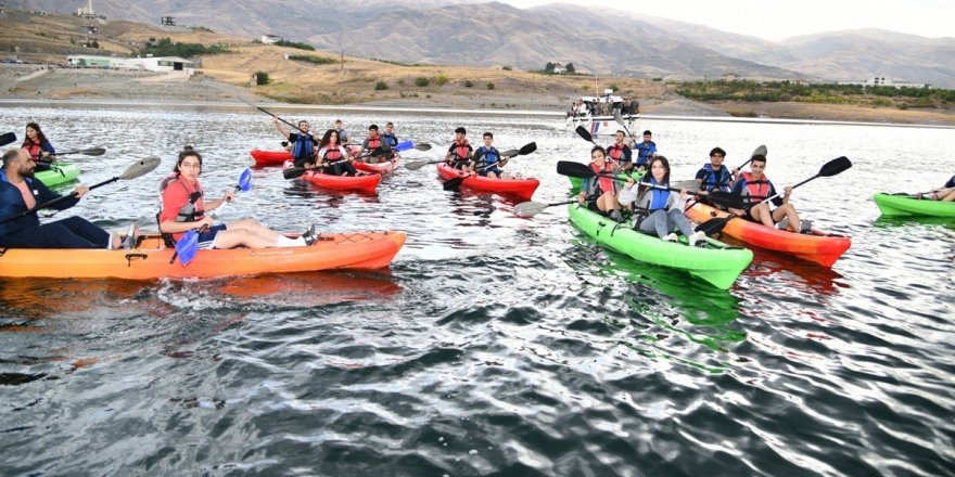 Karakaya Barajında Su Sporları Etkinliği Yapıldı