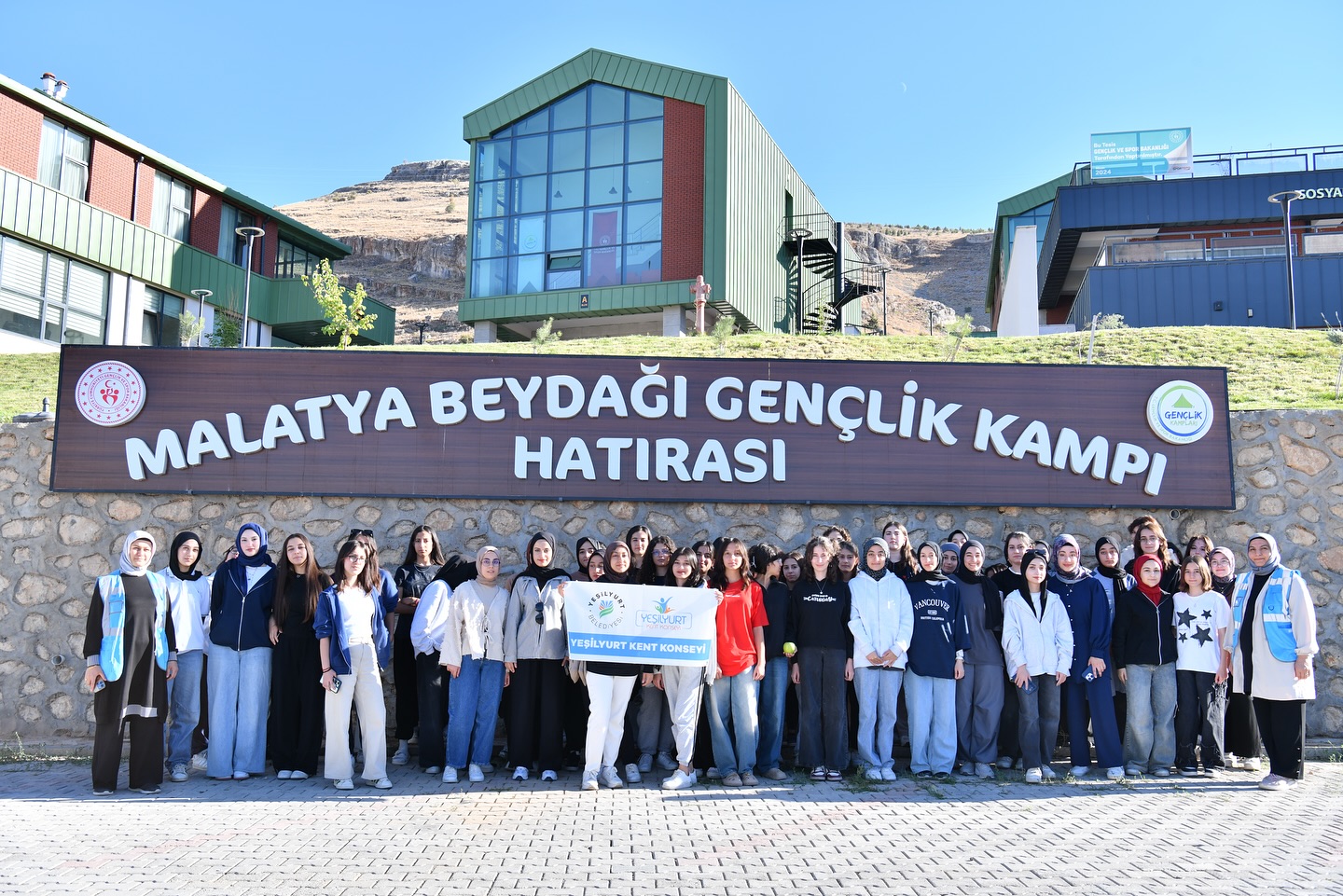 Kent Konseyi Kız Öğrencileri Kampa Aldı