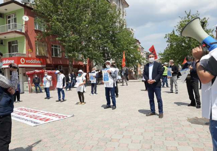 Kiraz: 1 Mayısı meydanlarda kutlayamamanın üzüntüsünü yaşıyoruz