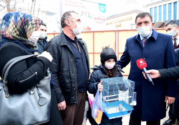 Küçük Kardelen Başkan'dan Muhabbet Kuşu İstedi