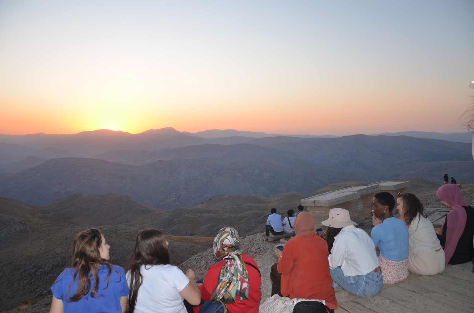 KÜLTÜRLER NEMRUT’TA BULUŞTU
