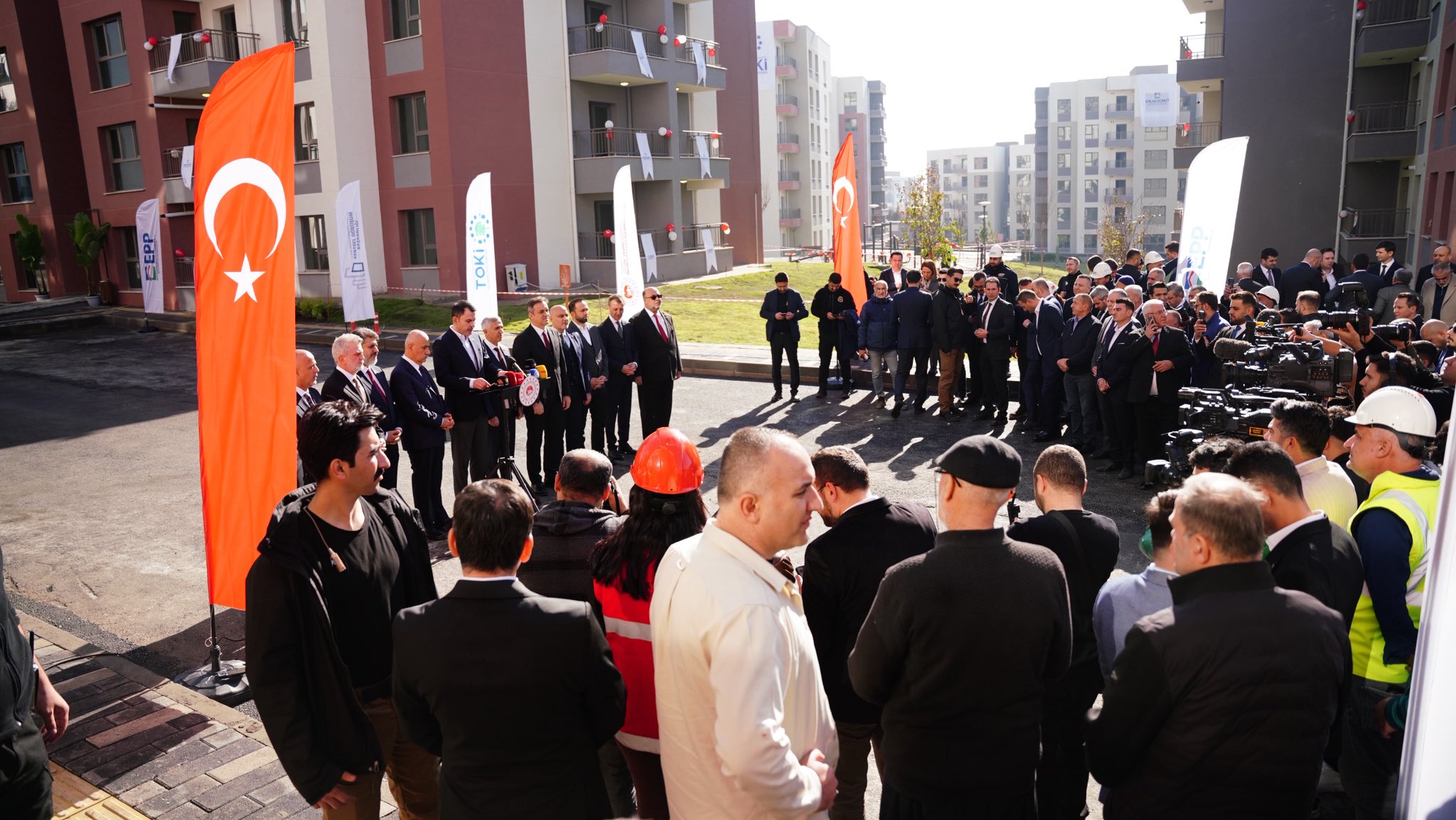 Kurum: Kahramanmaraş yeniden ayağa kalkıyor