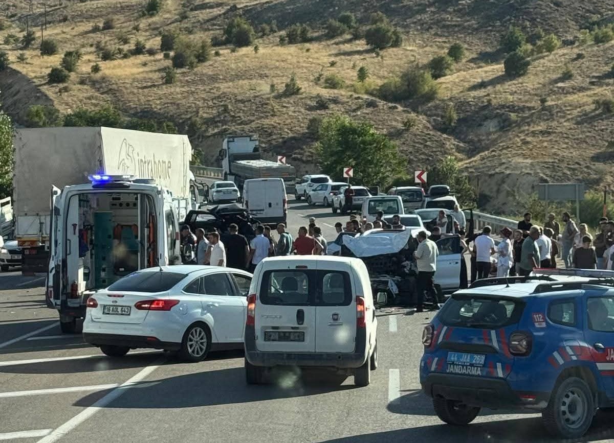Malatya'da Feci Kaza: 4 Ölü, 2 Yaralı