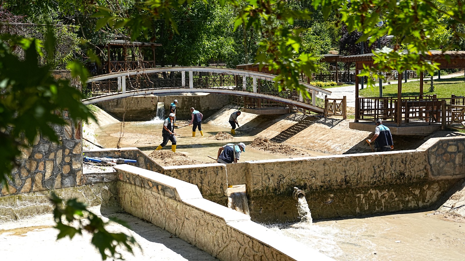 MALATYA ÇINAR PARK’TA TEMİZLİK ÇALIŞMASI