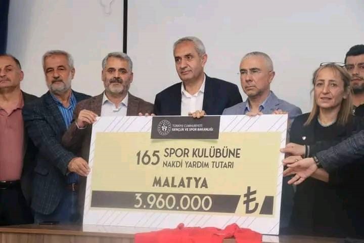 MALATYA'DA 165 AMATÖR SPOR KULÜBÜNE NAKDİ YARDIM YAPILDI