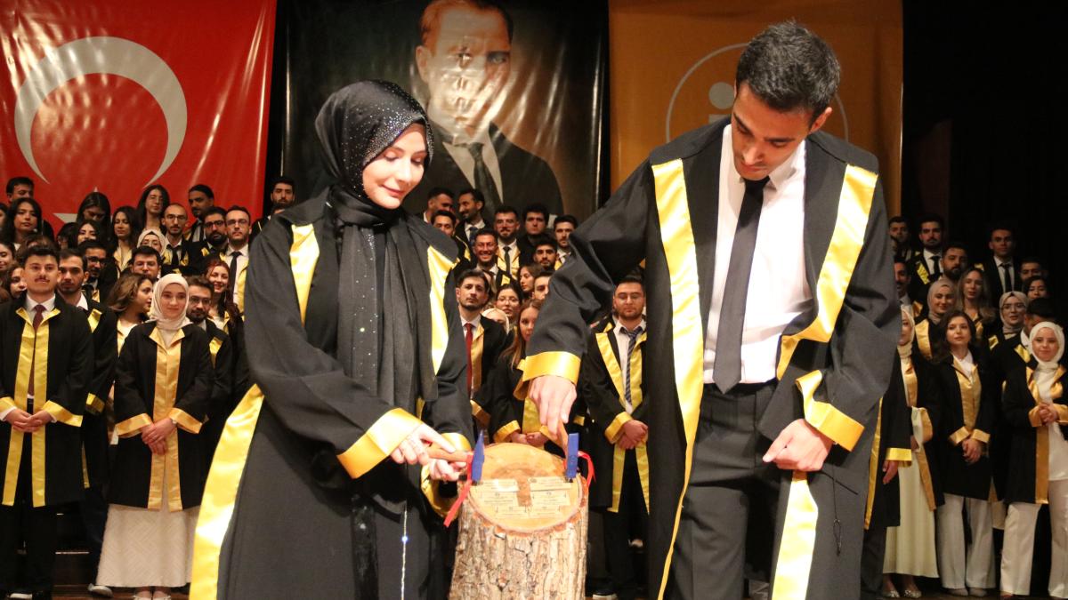 Malatya da Geleceğin Doktorları Mezun Oldu