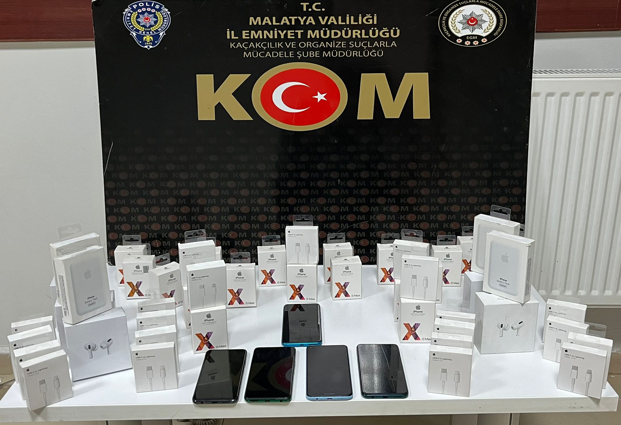 Malatya'da Gümrük Kaçağı Telefonlar Ele Geçirildi