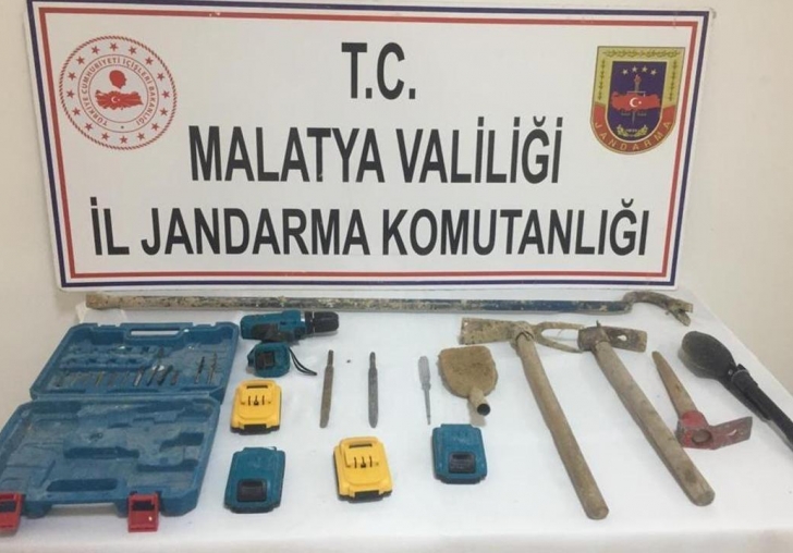 Malatya'da izinsiz kazı yapan 3 Kişi yakalandı