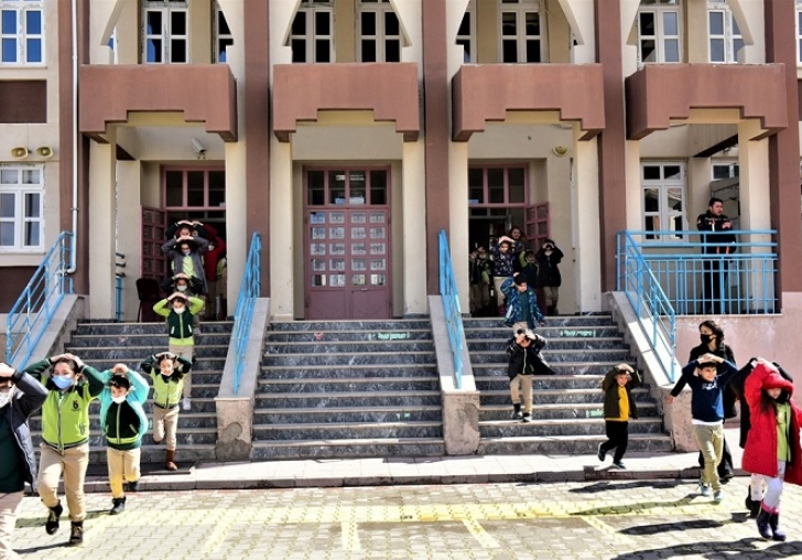 Malatyadaki Okullarda Deprem Tatbikatı Yapıldı 