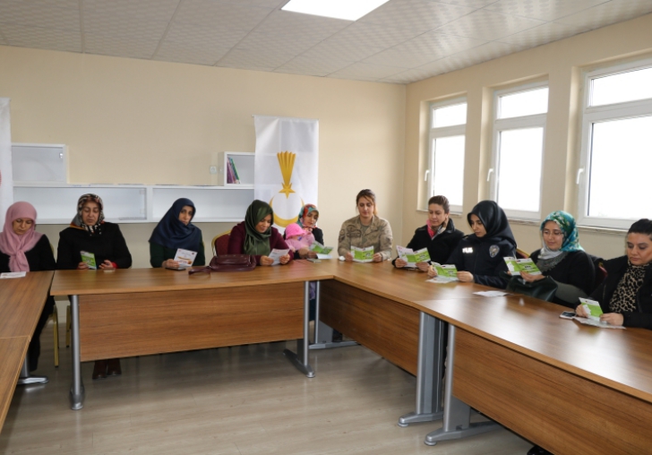 Malatya il Jandarma'dan kadına yönelik şiddetin kaynakları ve mücadele yöntemleri..