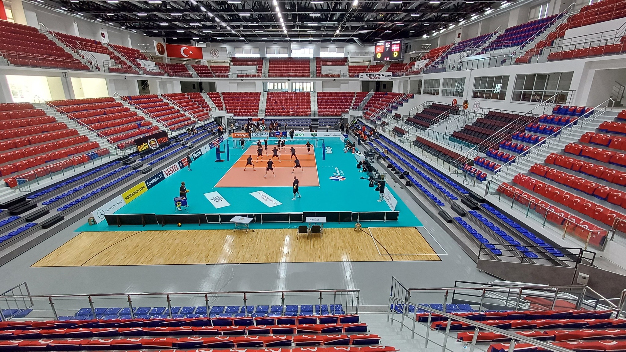 Malatya Milli Voleybol Maça Hazır