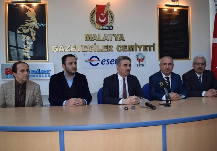 Malatya Valisi Aydın Baruş, Malatya Gazeteciler Cemiyetini ziyaret etti. 