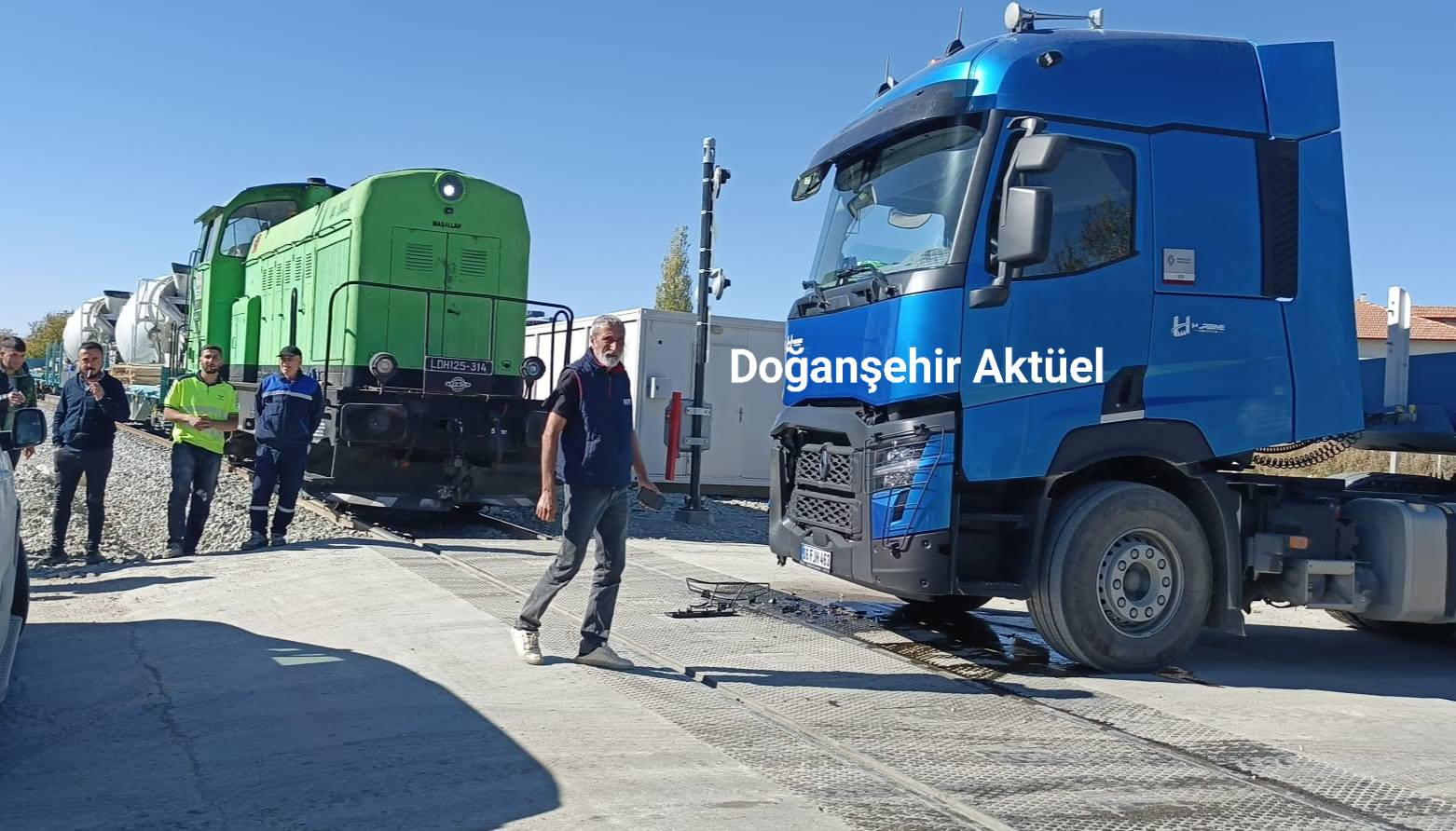 Malatya’da Tren, Tırla Çarpıştı