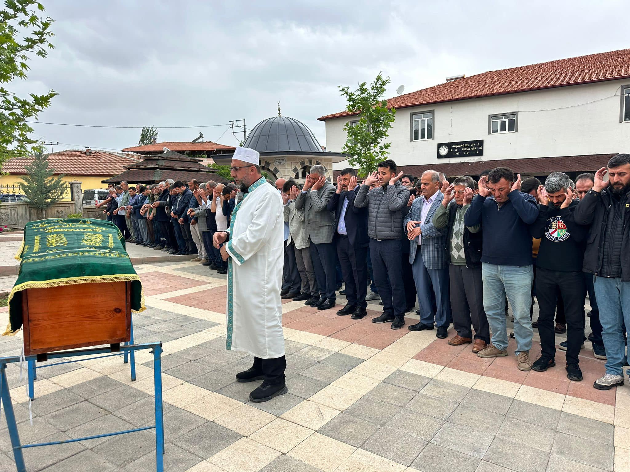 MASTÖB Başkanı Özdemir'in Babası Toprağa Verildi