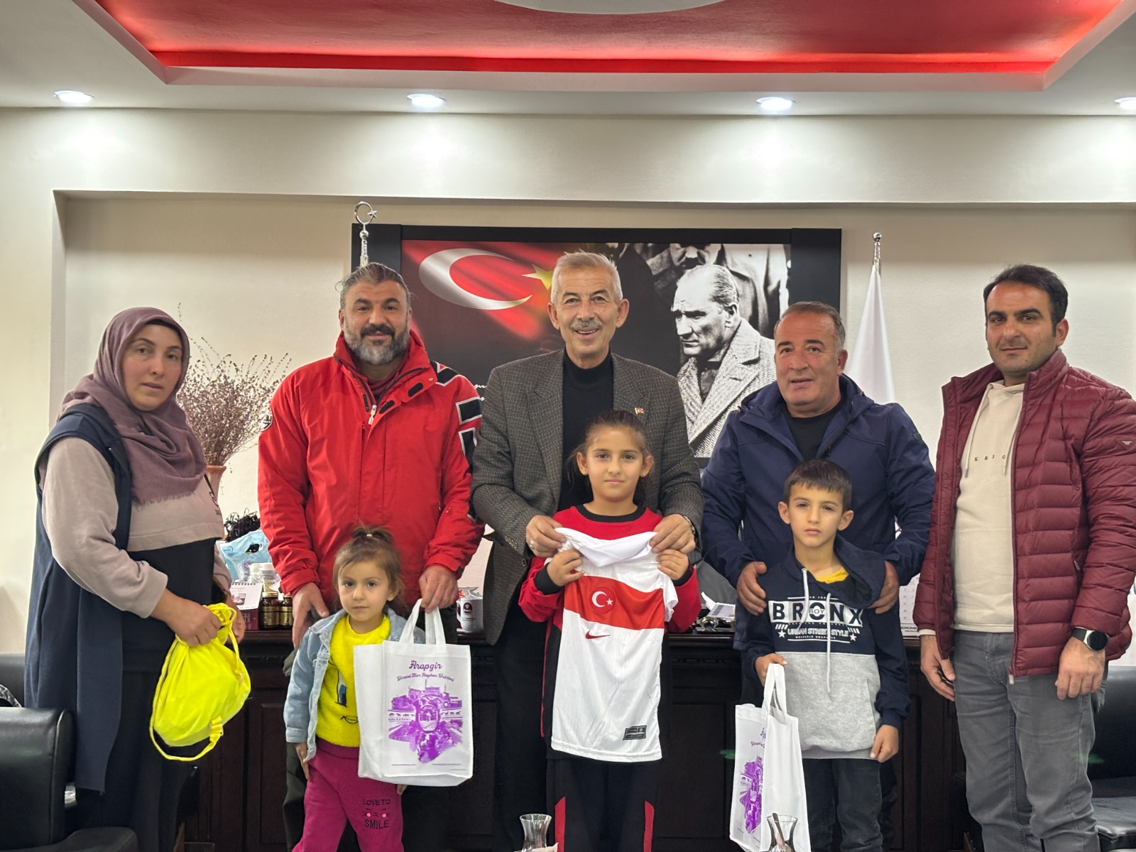 MİNİK GÜREŞÇİNİN BÜYÜK BAŞARISI