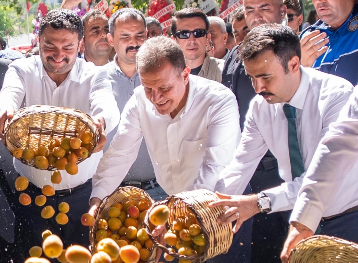 Mersin Mut, 61. Kayısı Festivalini Kutladı