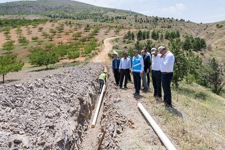 Mert: Suyu olan komşusuna su vermiyor.