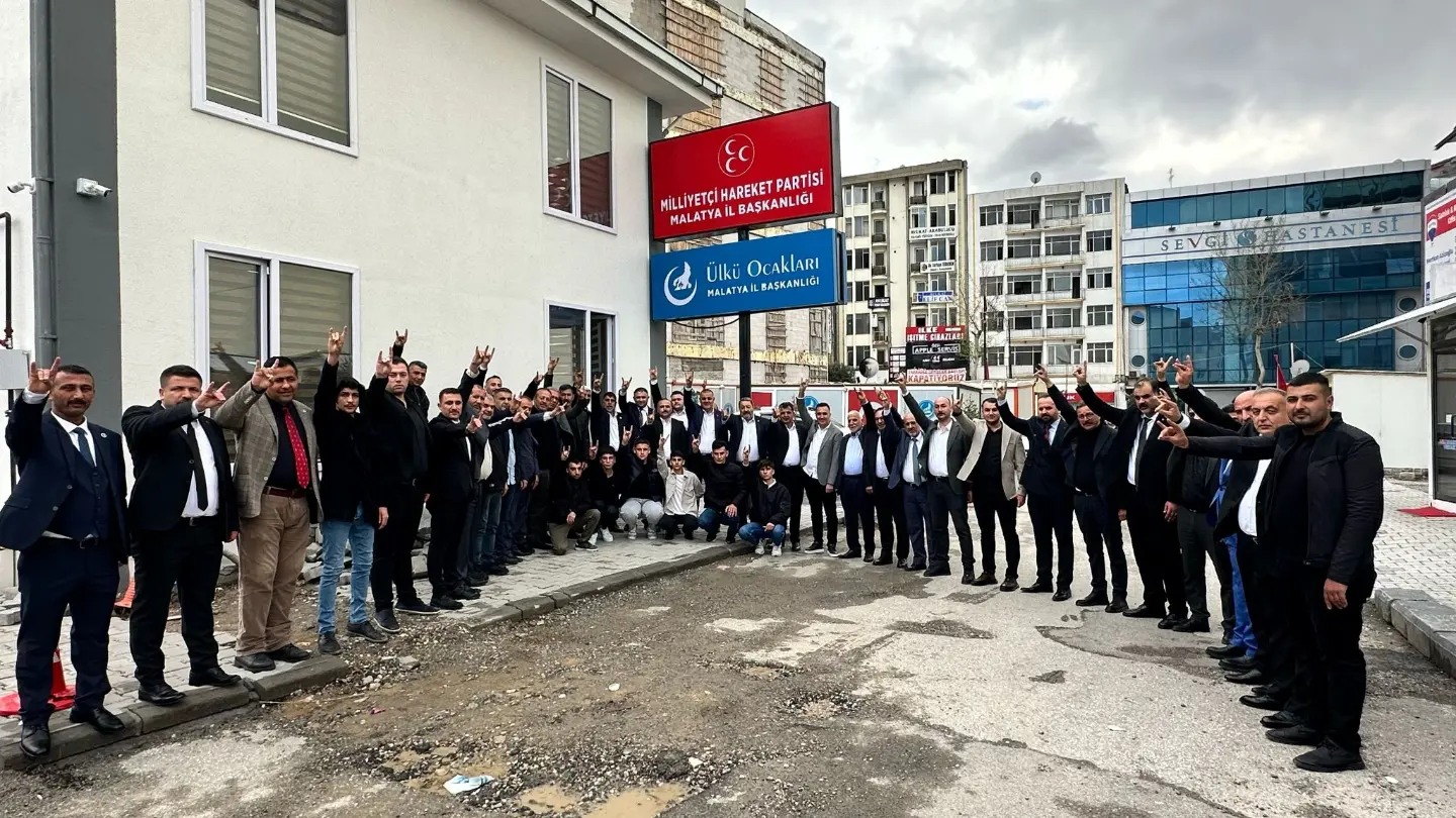 MHP Teşkilatı Parti Binasında Bayramlaştı