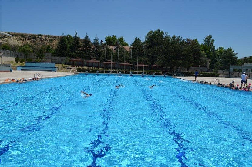 Olimpik Açık Yüzme Havuzu Hizmete Açıldı