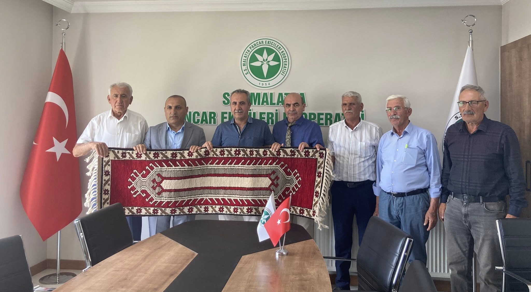 Pancar Ekicileri Bina Arazisini Satışa Çıkardı