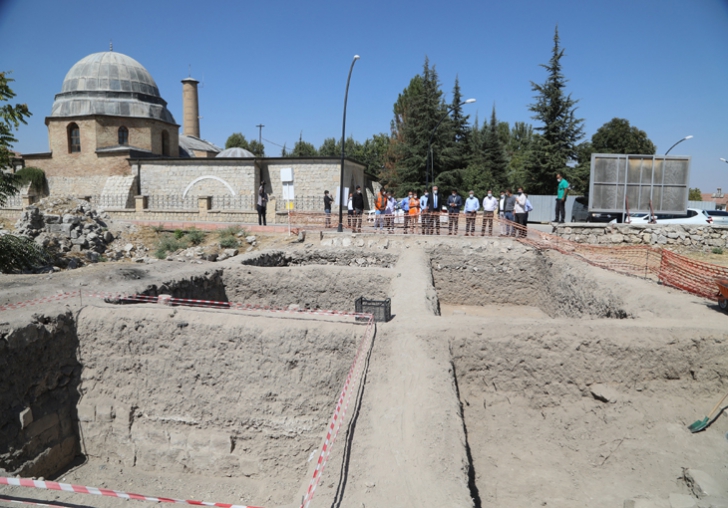 ŞAHABİYYE-İ KÜBRA MEDRESESİNDEKİ ÇALIŞMALAR SÜRÜYOR