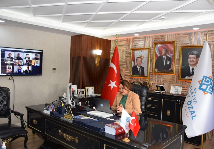 Turgut Özal Üniversitesinde 'Kendini Kuran Şehir' Konferansı