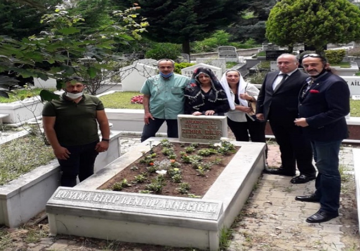 Türkü Ana Zehra Bilir mezarı başında anıldı