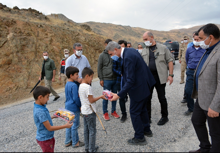 VALİ BARUŞ,DEPREM BÖLGESİNDE