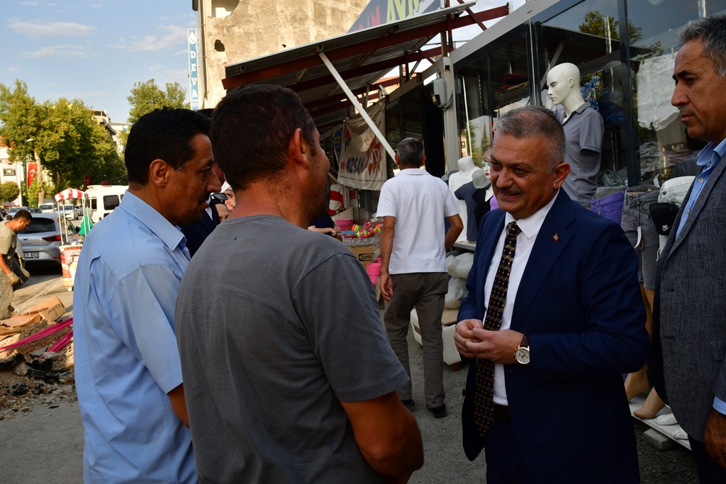 Vali Ersin Yazıcı, Esnaf Çarşısını Ziyaret Etti