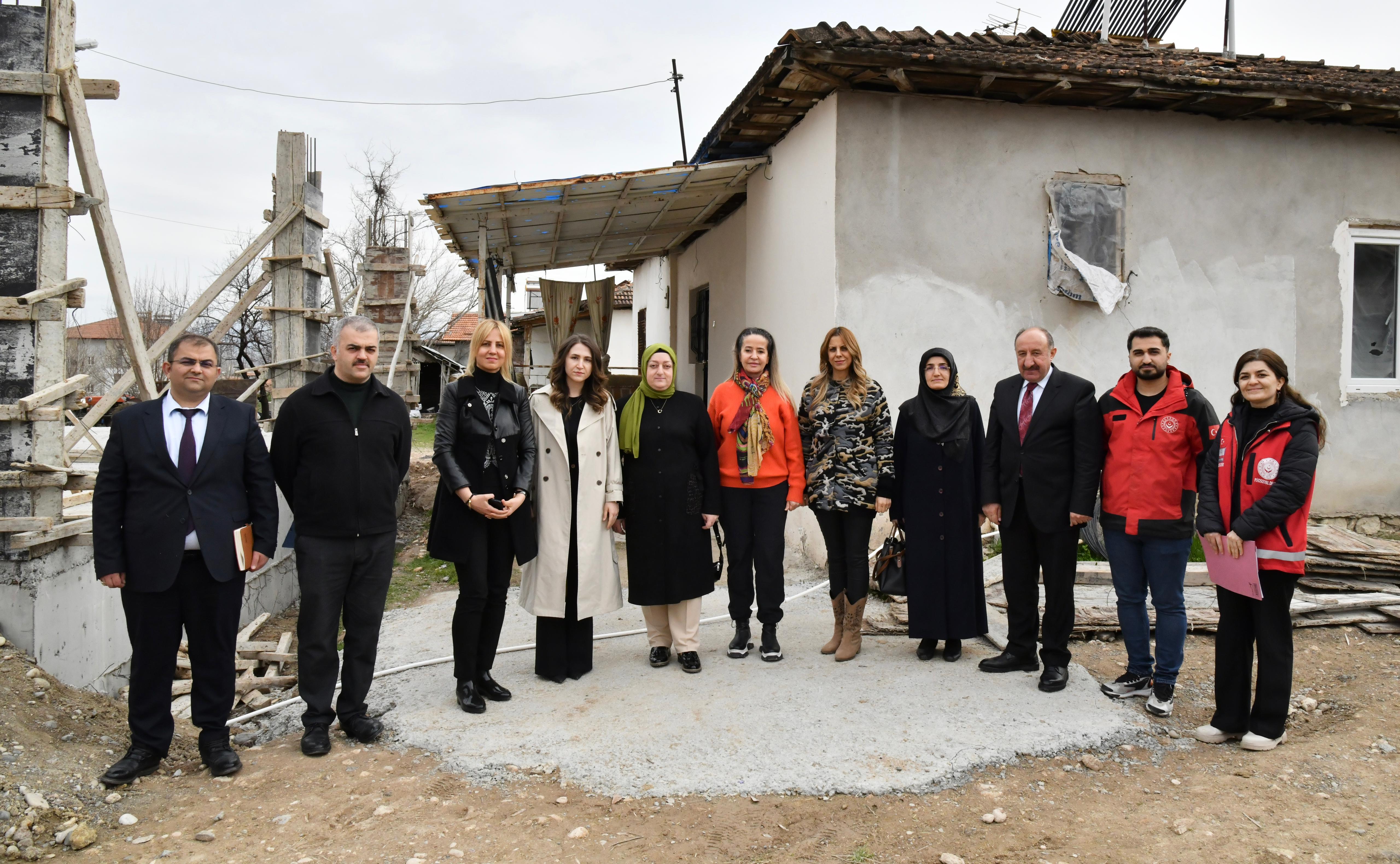 Vali Eşi Yazıcı'dan Yazıhan'a Ziyaret