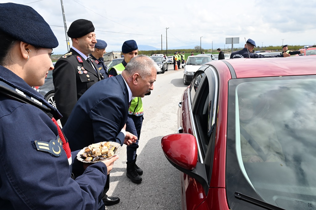 Vali Yazıcı'dan Trafik Noktalarına Ziyaret