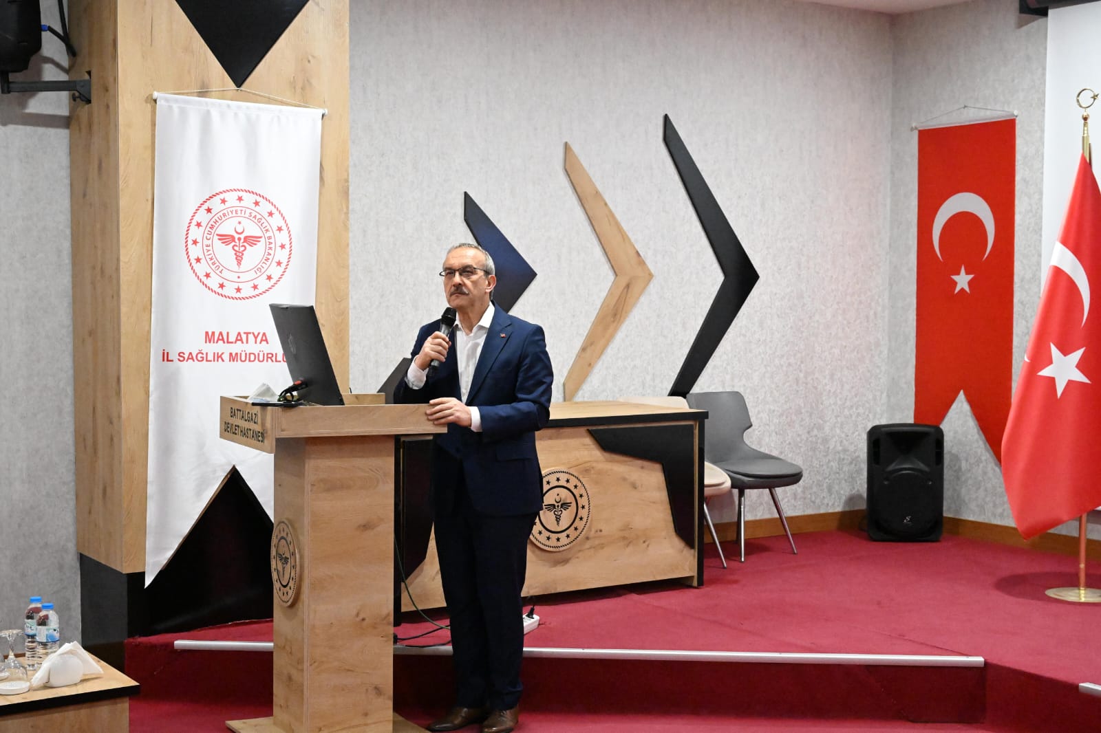 Yavuz: Hastanelerde Halkla İlişkiler Uzmanları Görevlendirilmeli