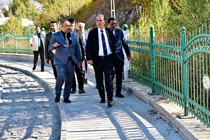 Yeşilyurt'ta 'Bisiklet ve Yürüyüş Yolu' Yapılıyor