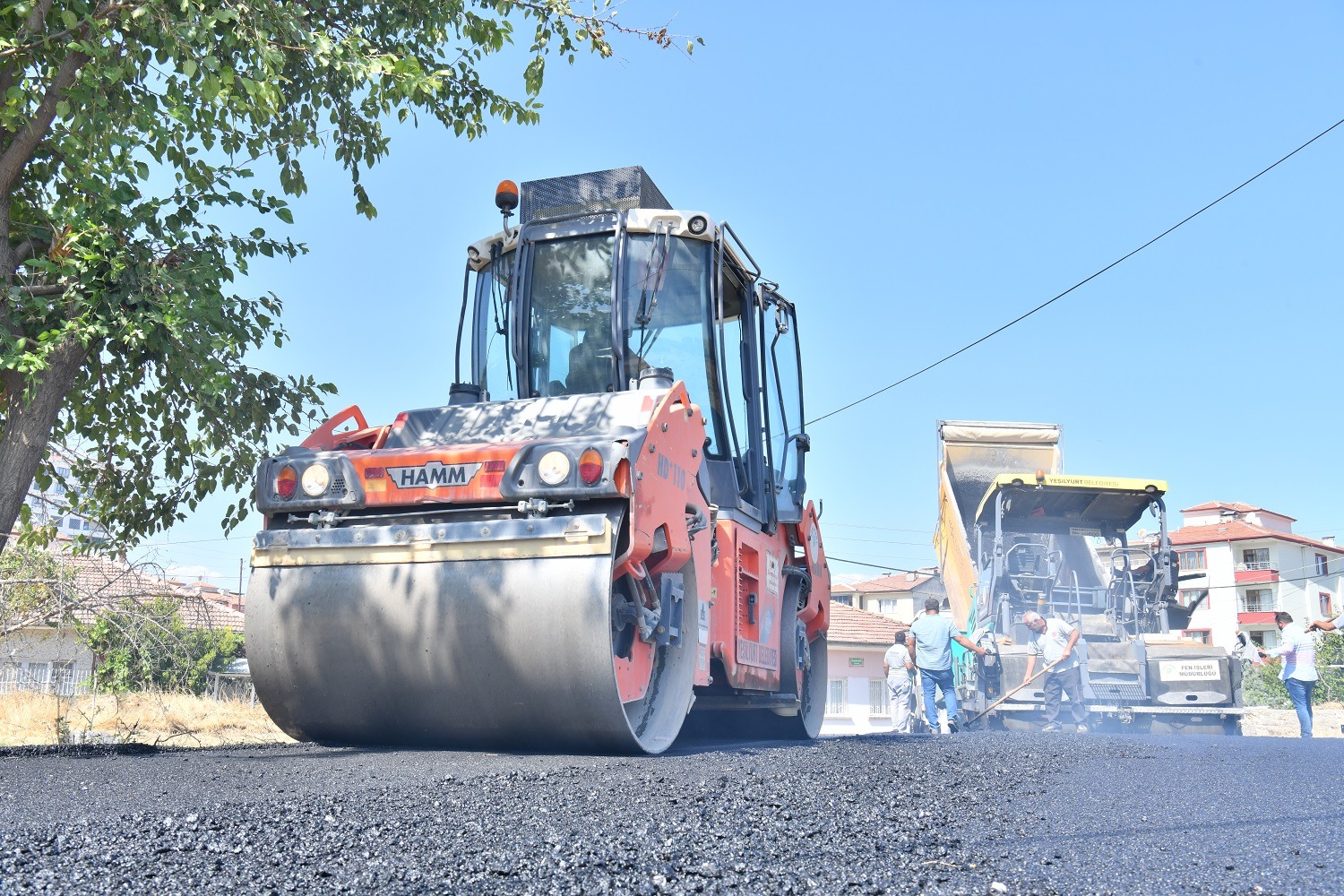 Yeşilyurt'ta Asfatlama Çalışmaları Devam Ediyor