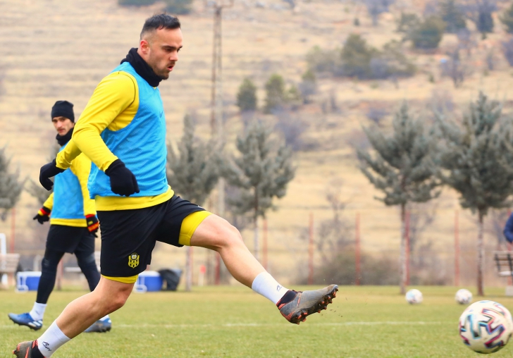 Yeni Malatyaspor'da 3 Futbolcu Ayrılıyor