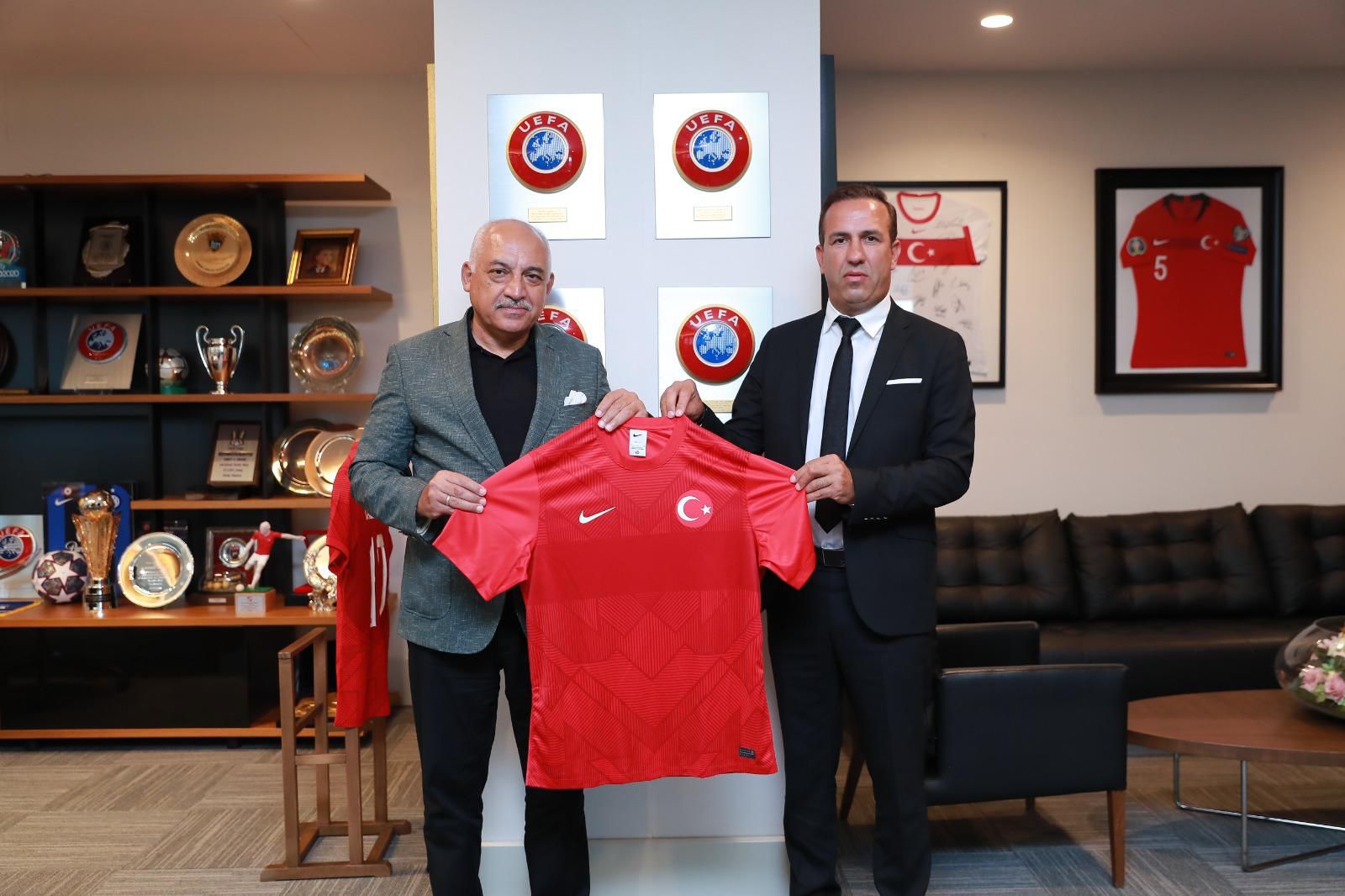 Yeni Malatyaspor'dan TFF Başkanı Büyükekşi'ye Ziyaret