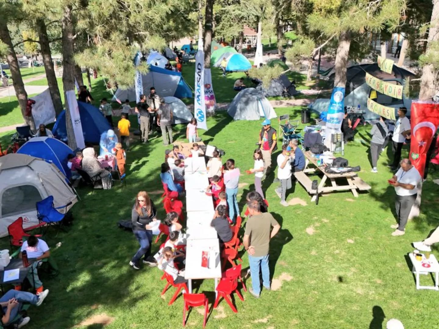 Yeşilyurt'ta  ‘Aile Çadır Kampı’ Keyfi