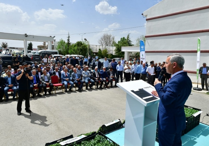 Yeşilyurt Belediyesi 200 Bin Adet Sebze Fidesi Dağıttı