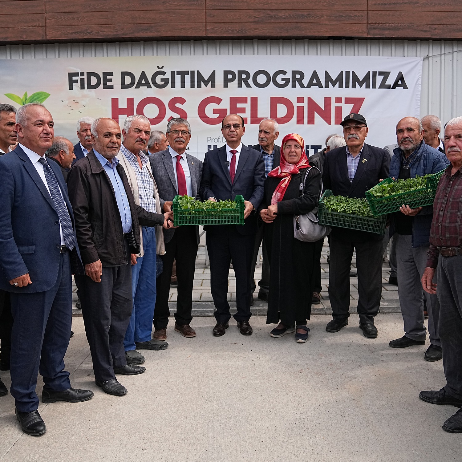 Yeşilyurt Belediyesi 250 Bin Adet Sebze Fidesi Dağıttı