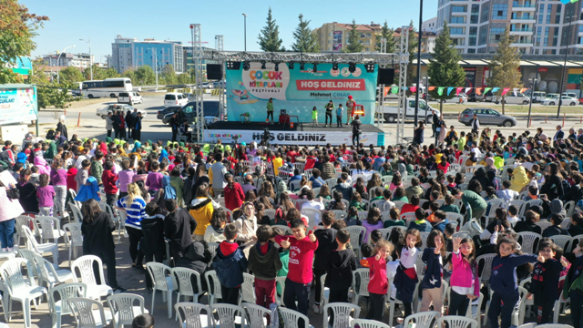 ‘YEŞİLYURT ÇOCUK KİTAPLARI’ FESTİVALİ İLGİ GÖRÜYOR