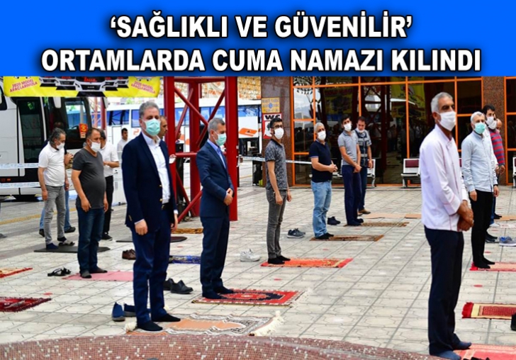 Yeşilyurt'ta Cuma Namazı açık alanlarda kılındı