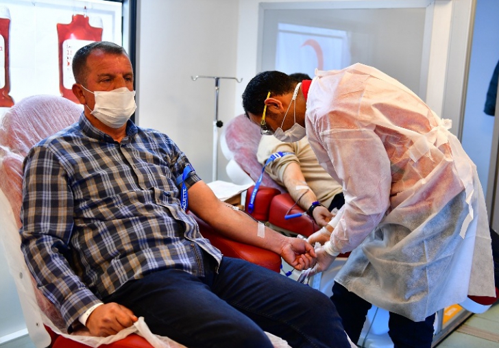 Yeşilyurt'ta Kızılay'a Kan Bağışında Bulundular