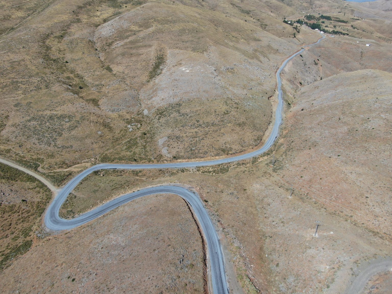 Yeşilyurt'un Üçgöze Mahallesi Yolu Asfaltlanıyor