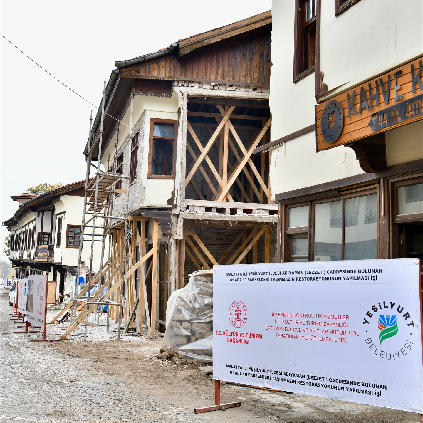 Yeşilyurt Lezzet Caddesi Restore Ediliyor