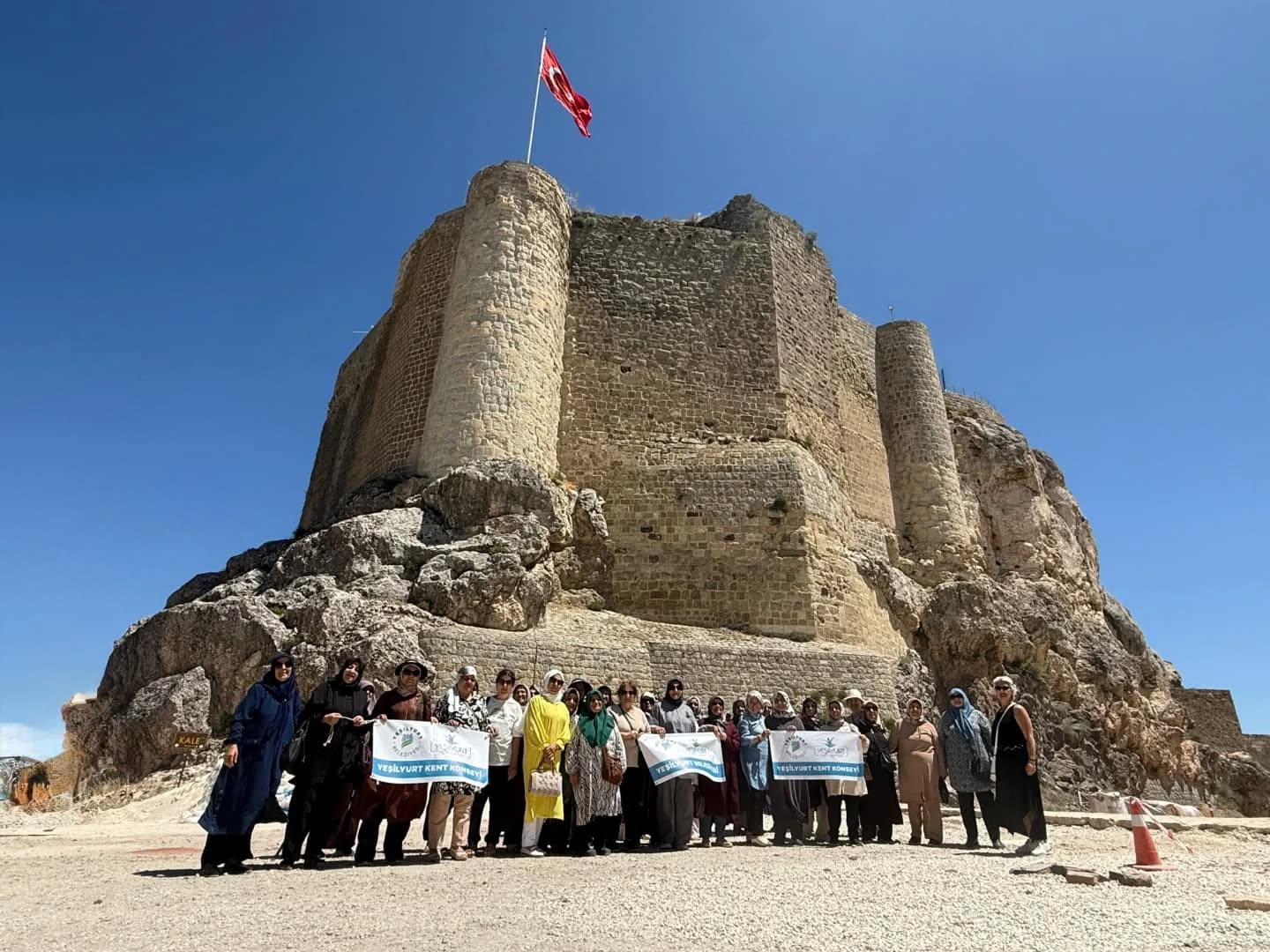 Yeşilyurtlu Kadınlar Harput'u Gezdi