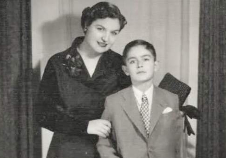 Yıl 1951... Türkü Ana Zehra Bilir, oğlu Ergün Bilir ile
