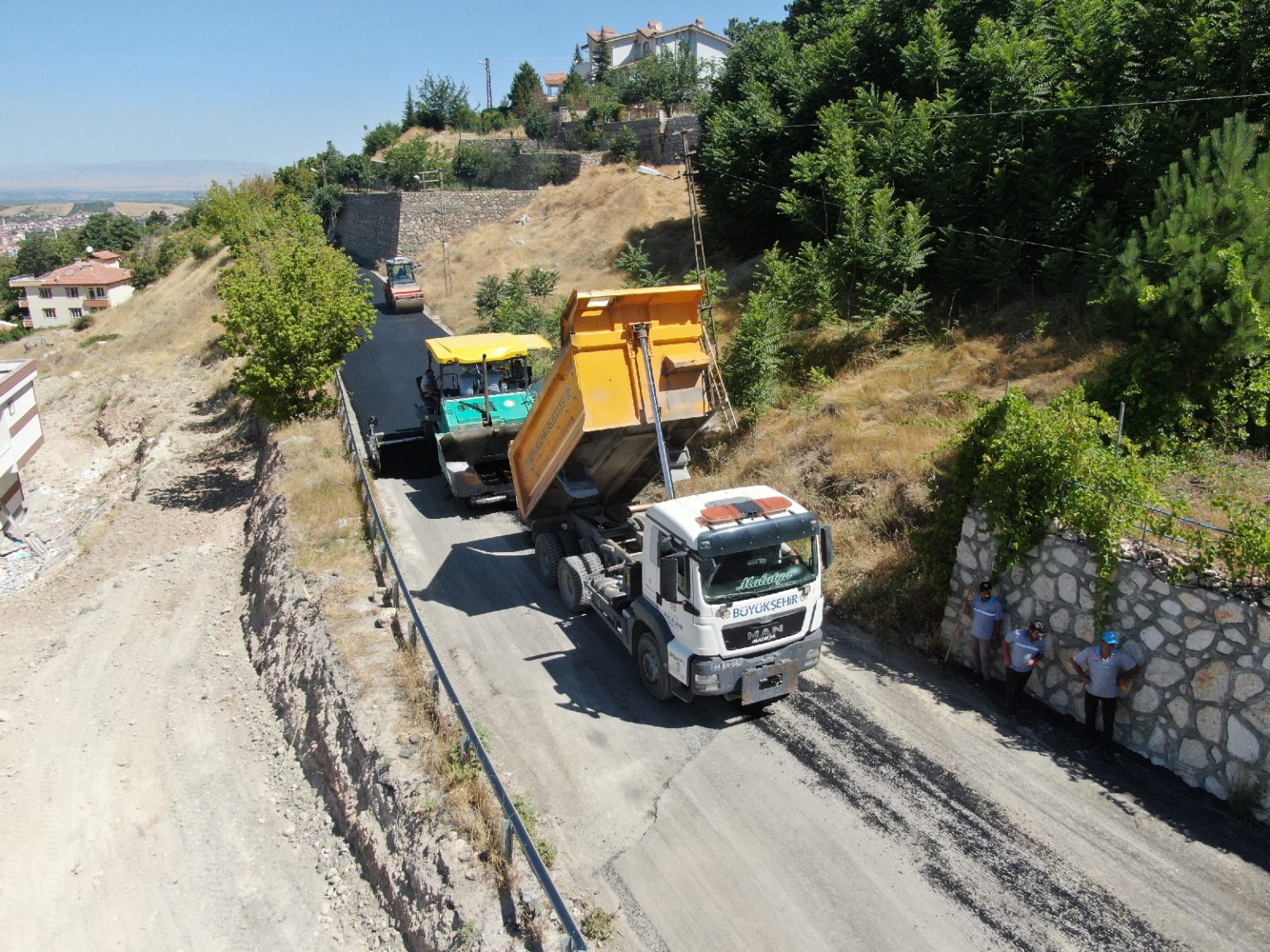 Yıldıztepe'de Yollar Asfaltlanıyor